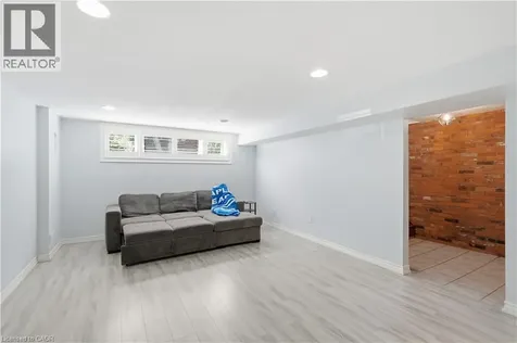 33 Debora Drive Grimsby ON L3M 4J1