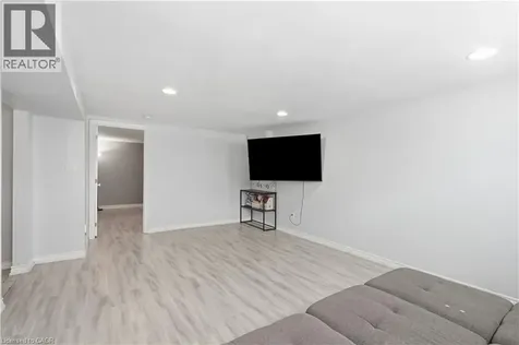 33 Debora Drive Grimsby ON L3M 4J1