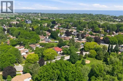 33 Debora Drive Grimsby ON L3M 4J1