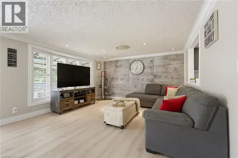 29 Woodland Drive Cambridge ON N1R 2X7