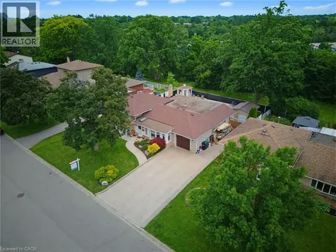 29 Woodland Drive Cambridge ON N1R 2X7