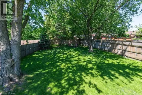18 Mayberry Place Stratford ON N5A 6Z7