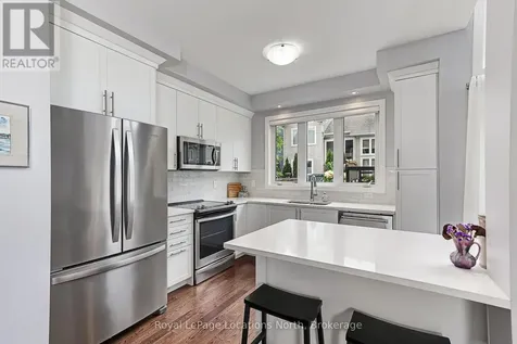 16 Greaves Avenue Collingwood ON L9Y 0Z5