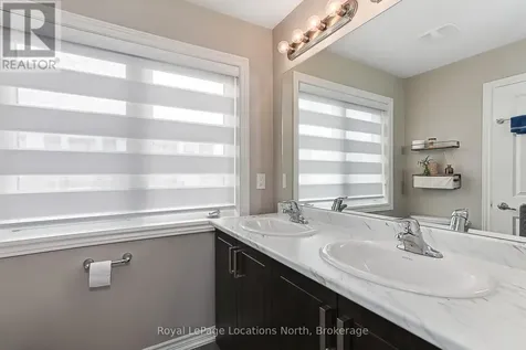 16 Greaves Avenue Collingwood ON L9Y 0Z5