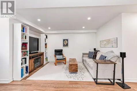 16 Greaves Avenue Collingwood ON L9Y 0Z5
