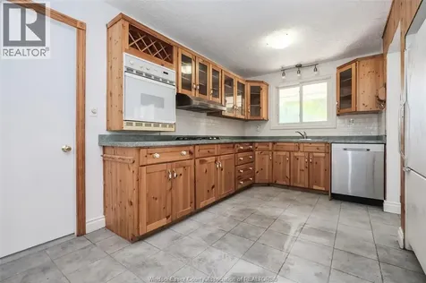 3309 Aurora Drive Windsor ON N8R 1Y9