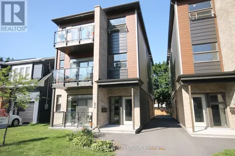 696 Roosevelt Avenue Ottawa ON K2A 2A7