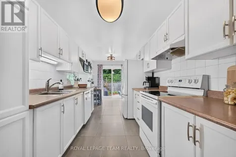 121 Cedarock Drive Ottawa ON K2M 2H5