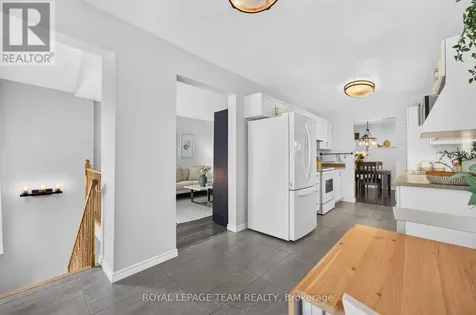 121 Cedarock Drive Ottawa ON K2M 2H5
