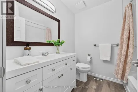 121 Cedarock Drive Ottawa ON K2M 2H5