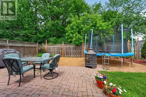121 Cedarock Drive Ottawa ON K2M 2H5