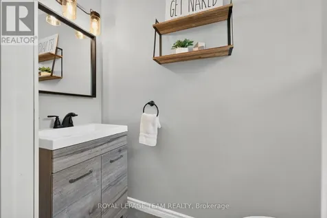 121 Cedarock Drive Ottawa ON K2M 2H5