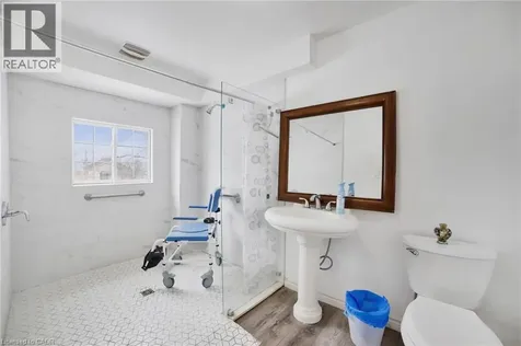 965 Highland Road East Stoney Creek ON L8J 3G1