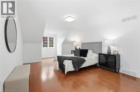 292 Thorncrest Drive Waterloo ON N2L 5R5