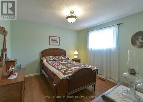 642 Randles Crescent Midland ON L4R 4V4