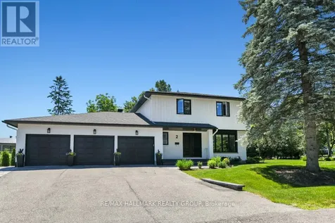 2 Swans Way North Ottawa ON K1J 6J2