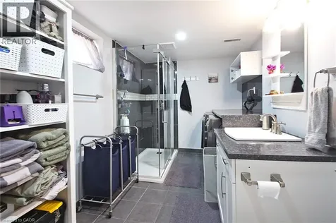 7 Lampton Place Hamilton ON L8H 6J7