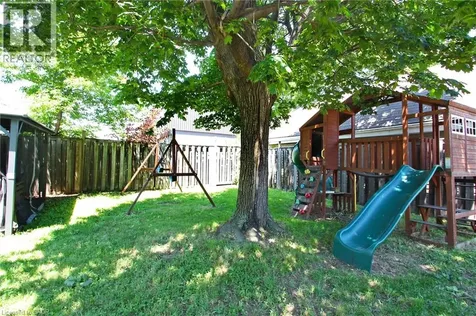7 Lampton Place Hamilton ON L8H 6J7