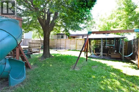 7 Lampton Place Hamilton ON L8H 6J7