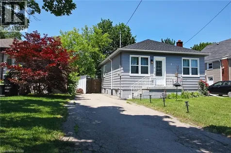 7 Lampton Place Hamilton ON L8H 6J7