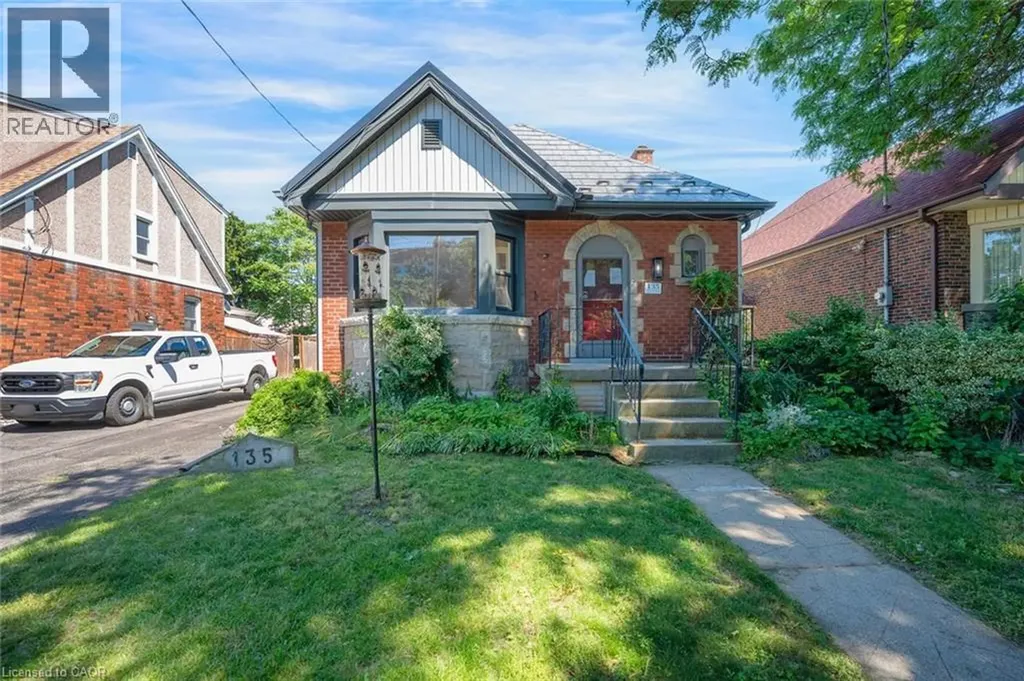 135 Wexford Avenue South Hamilton ON L8K 2N9