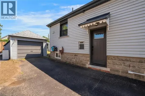 135 Wexford Avenue South Hamilton ON L8K 2N9