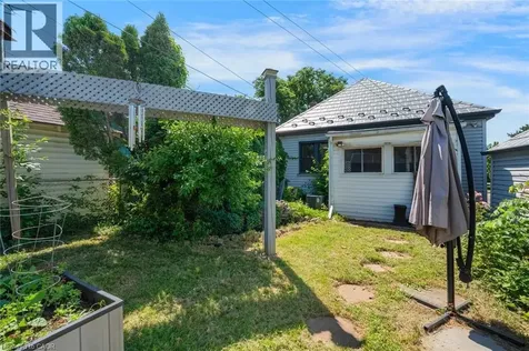 135 Wexford Avenue South Hamilton ON L8K 2N9