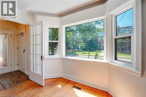 135 Wexford Avenue South Hamilton ON L8K 2N9