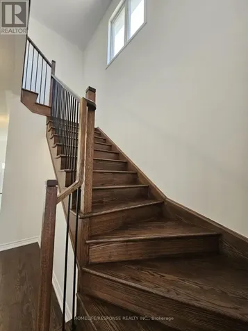 16 West Oak Trail Barrie ON L9J 0L1