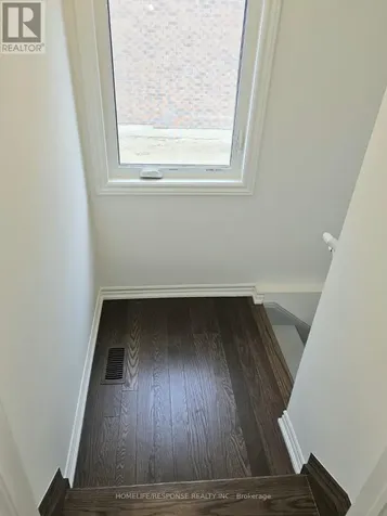 16 West Oak Trail Barrie ON L9J 0L1