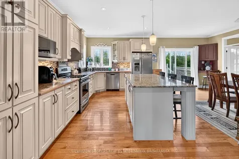 14 Apple Blossom Drive Augusta ON K6V 5T1