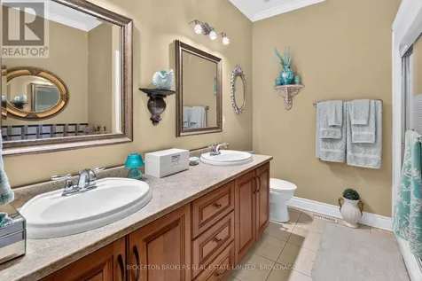 14 Apple Blossom Drive Augusta ON K6V 5T1