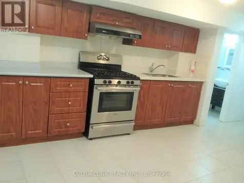 30 Rockport Crescent Richmond Hill (crosby) ON L4C 2L6