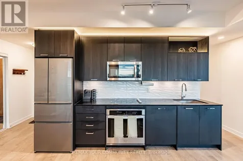 120 Eagle Rock Way Vaughan ON L6A 5C2