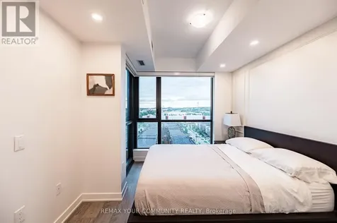 120 Eagle Rock Way Vaughan ON L6A 5C2