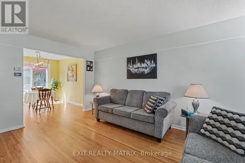 18 Highpark Crescent Ottawa ON K1B 3G8