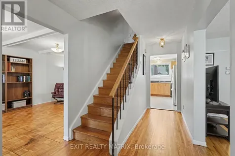 18 Highpark Crescent Ottawa ON K1B 3G8