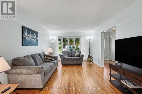 18 Highpark Crescent Ottawa ON K1B 3G8