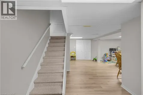 75 Banbury Drive Ancaster ON L9K 1H8