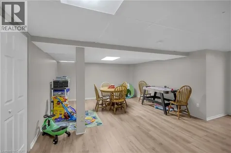 75 Banbury Drive Ancaster ON L9K 1H8