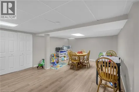 75 Banbury Drive Ancaster ON L9K 1H8