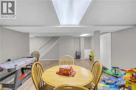 75 Banbury Drive Ancaster ON L9K 1H8