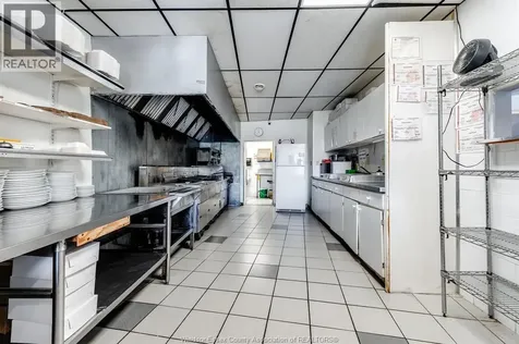 3163 Tecumseh Road East Windsor ON N8W 1G9
