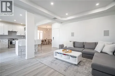 80 Montreal Circle Stoney Creek ON L8E 0C9