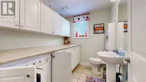 29 Savannah Crescent Wasaga Beach ON L9Z 0E7