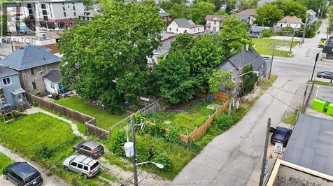 939 Wyandotte Street East Windsor ON N9A 3K1