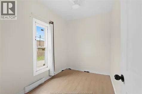 939 Wyandotte Street East Windsor ON N9A 3K1