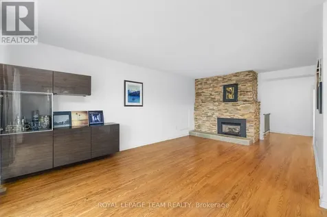 40 Woodmount Crescent Ottawa ON K2E 5R1