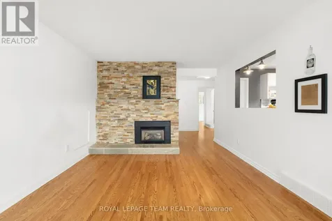 40 Woodmount Crescent Ottawa ON K2E 5R1