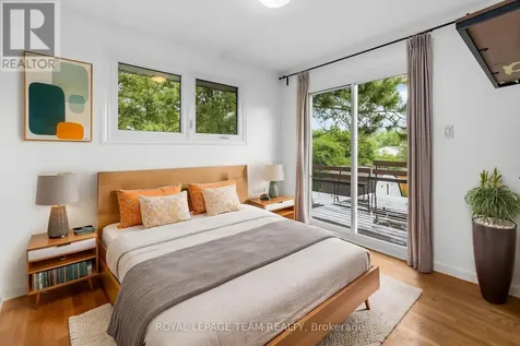 40 Woodmount Crescent Ottawa ON K2E 5R1